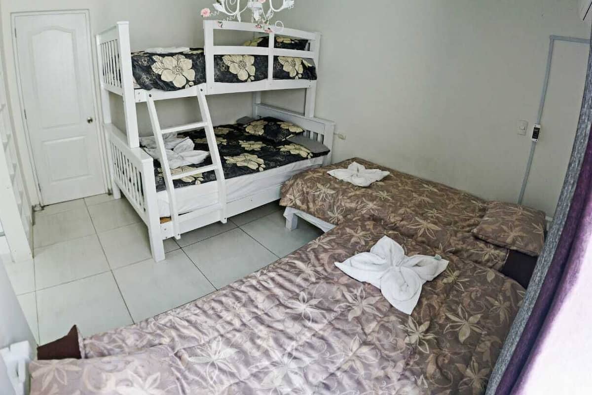 Dormitorio condiviso Economy, 1 camera da letto | 2 camere, minibar, con stile personalizzato, con arredamento individuale