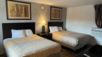 Double Queen Room | Desk, free WiFi, bed sheets