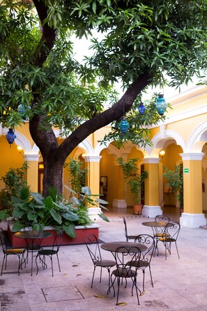 Courtyard - Hotel La Casona de Don Jorge (Colima)
