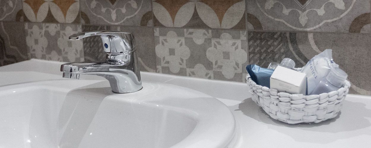 double room | bathroom sink