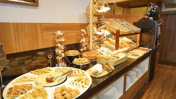 Breakfast, lunch, dinner served; international cuisine