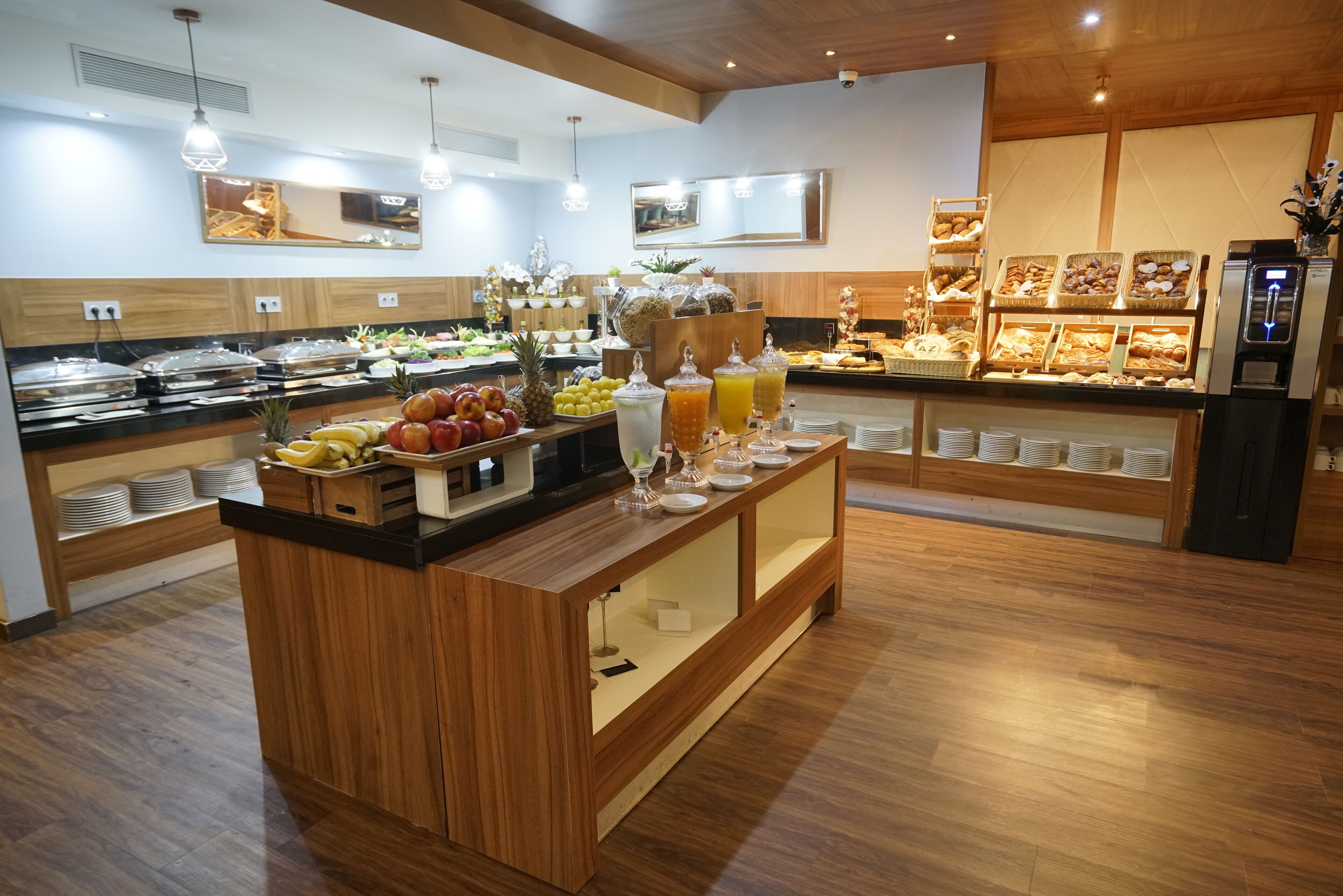 daily buffet breakfast (dzd 2500 per person)