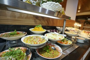 매일 뷔페 아침 식사(1인당 DZD 2500)