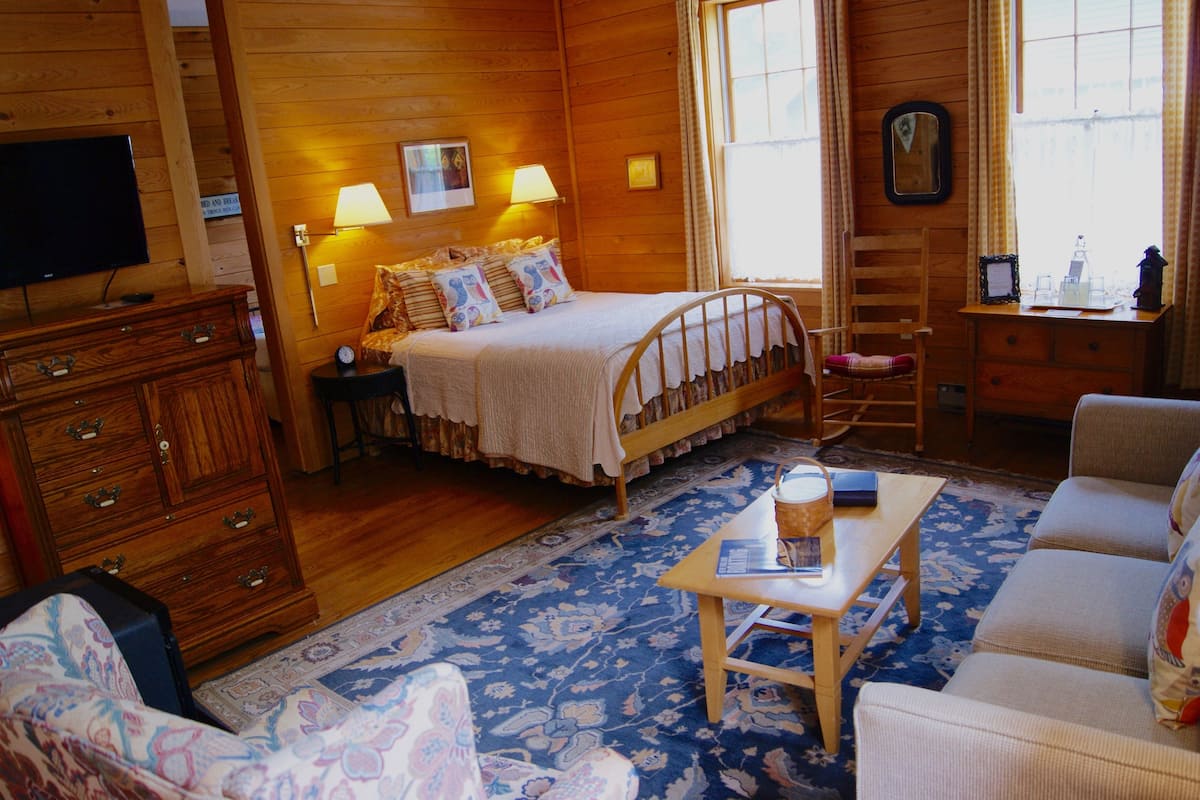 Family Suite, Multiple Beds, Patio | Hypo-allergenic bedding, iron/ironing board, individually decorated