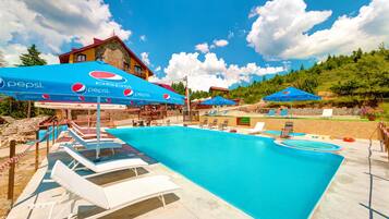 Seasonal outdoor pool