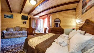 Triple Junior Suite | Rollaway beds, free WiFi