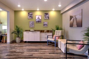 Lobby - WoodSpring Suites Baltimore White Marsh - Nottingham (Baltimore)