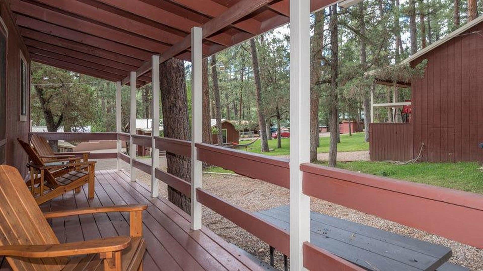 Eagle's Nest Cabin | Porch