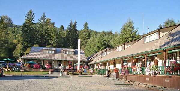 Whittaker's Motel & Historic Bunkhouse - Washington