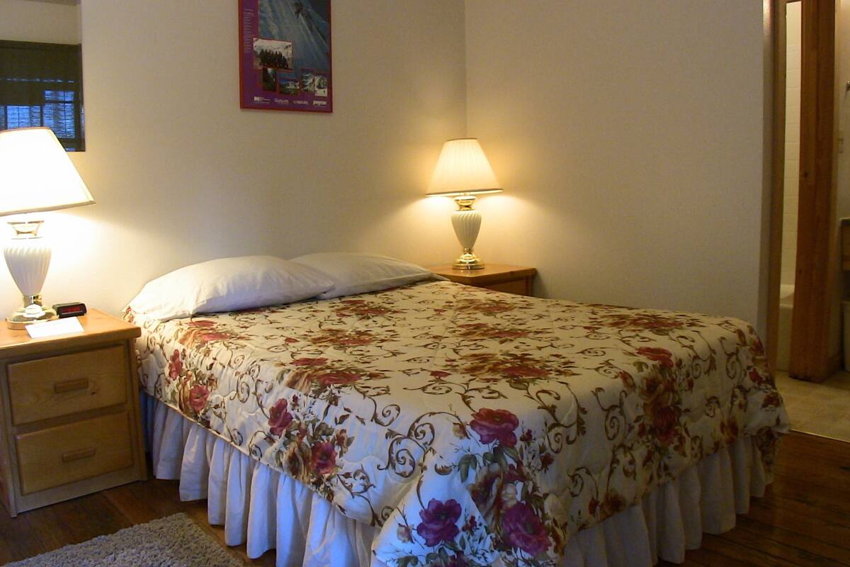 Room, 1 Double Bed (Room 7) | Free WiFi, bed sheets