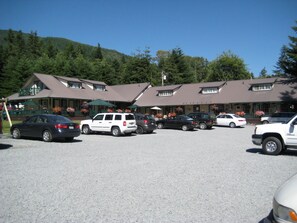 Exterior - Whittaker's Motel & Historic Bunkhouse (Ashford)