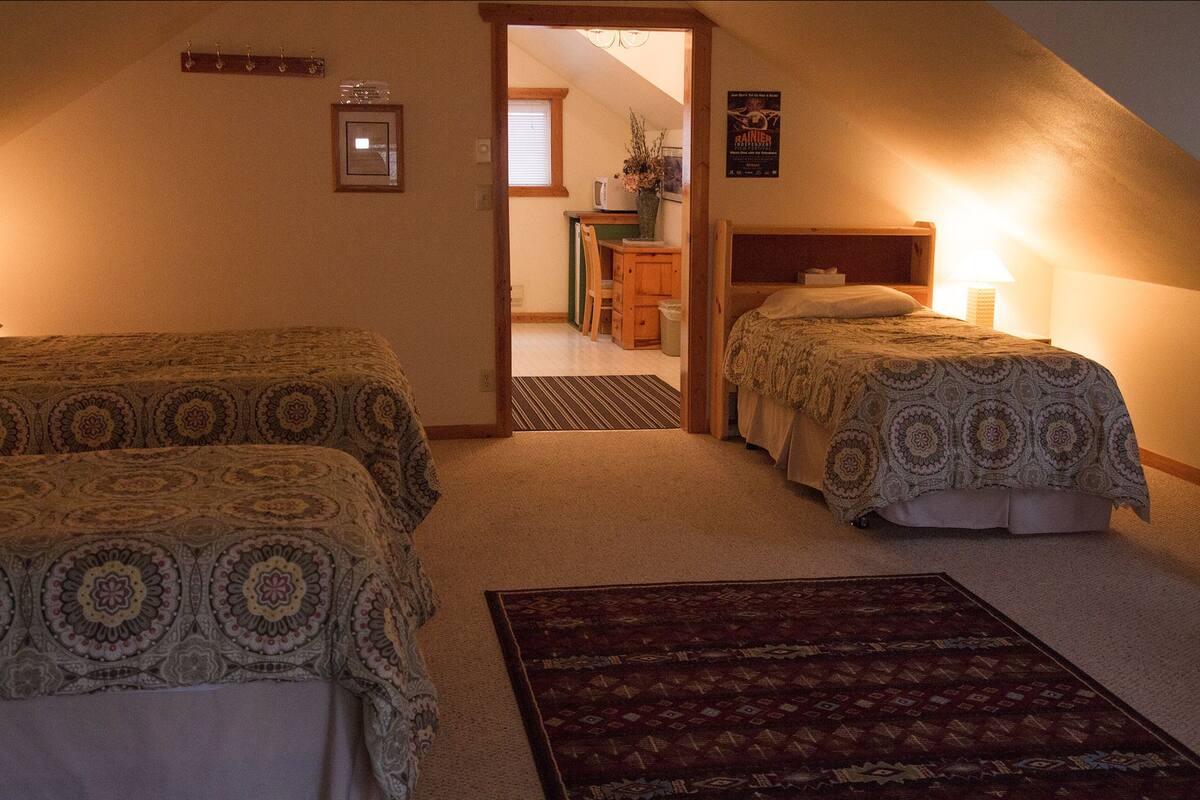 Premium Studio Suite, 1 Bedroom (Room 20) | Free WiFi, bed sheets