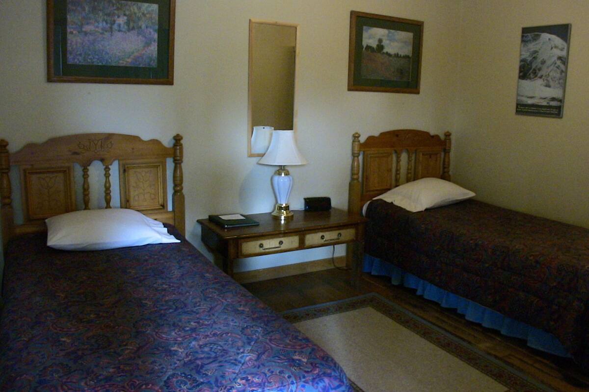 Room, 2 Twin Beds (Room 8) | Free WiFi, bed sheets