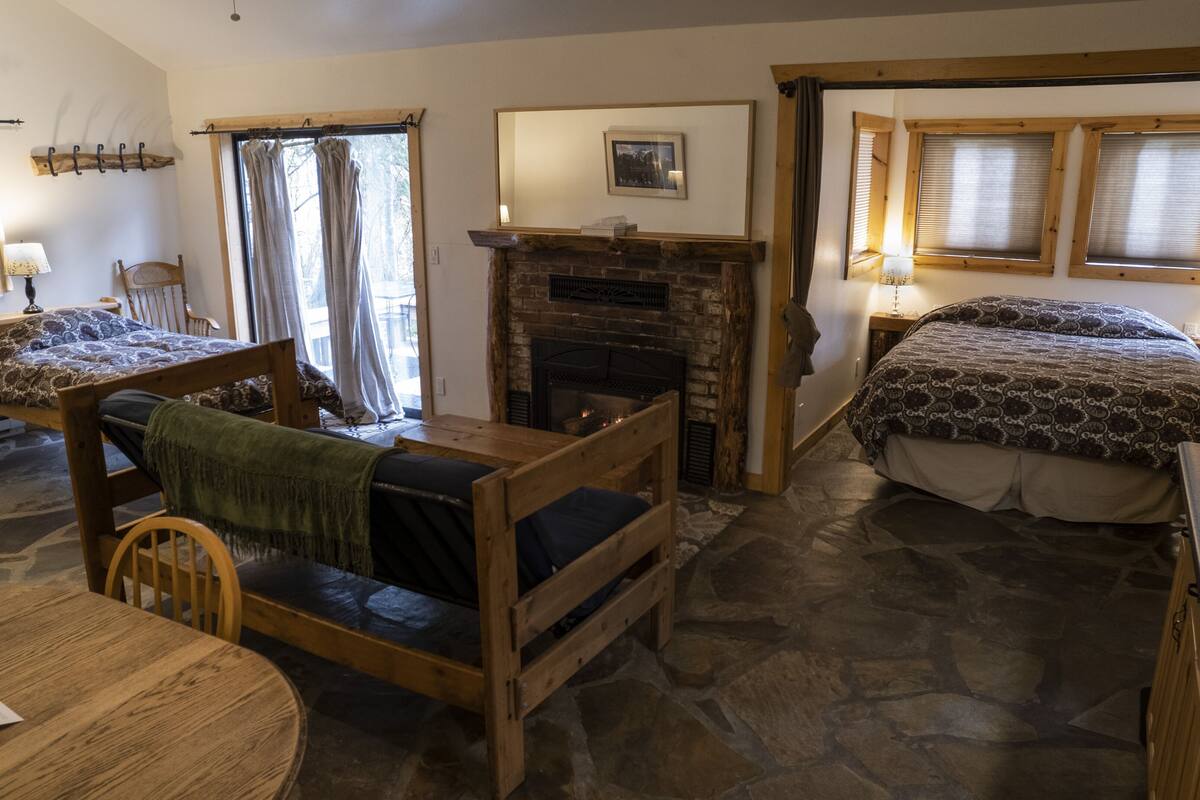 Cabin (The Cottage) | Living area