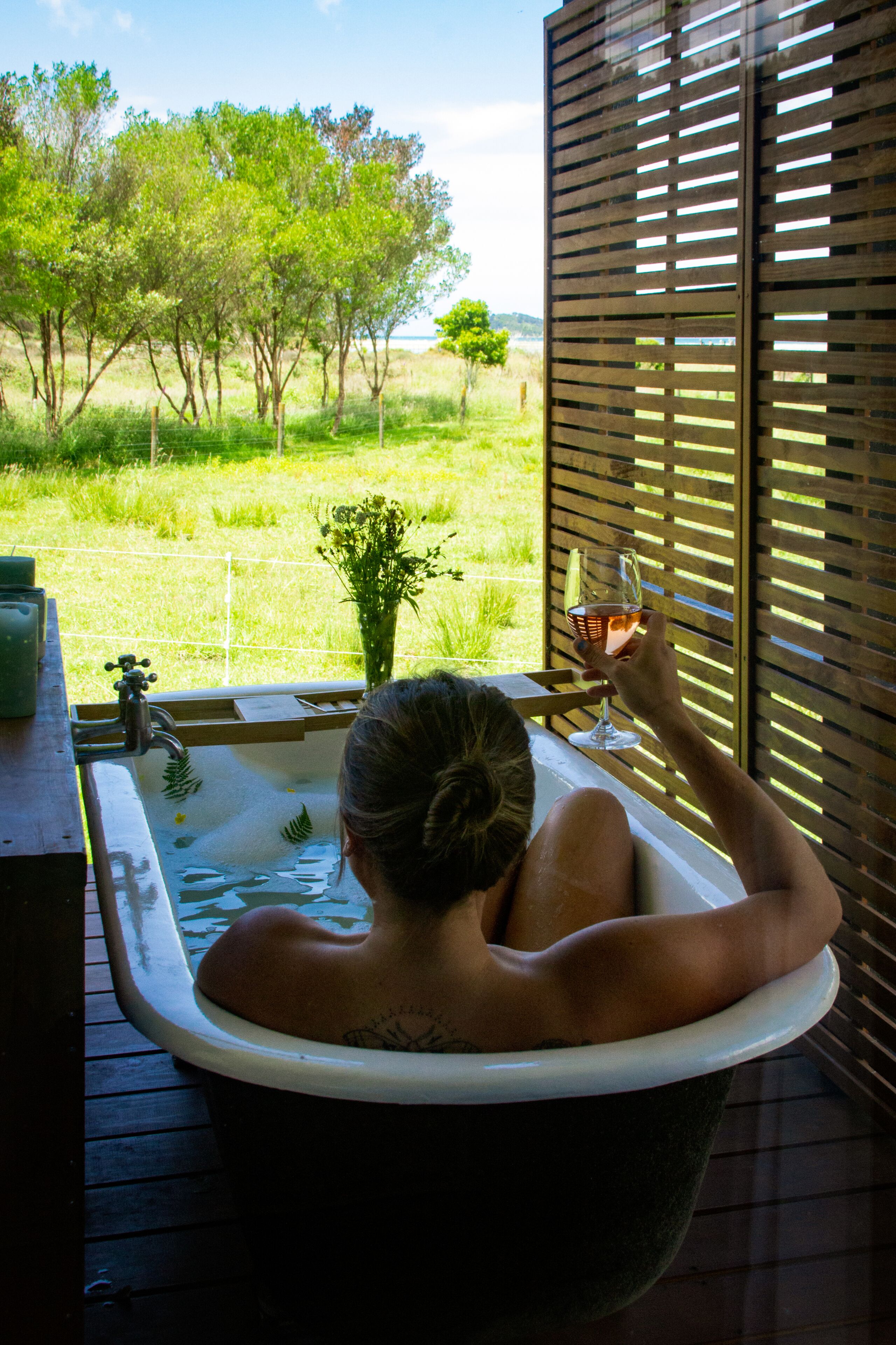 Premium House | Deep-soaking bathtub