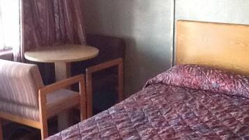 3 habitaciones, escritorio, wifi gratis y ropa de cama