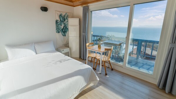 Studio Suite, Sea View