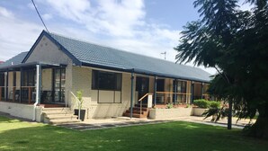 Property grounds - Narimba Motel (Port Macquarie)