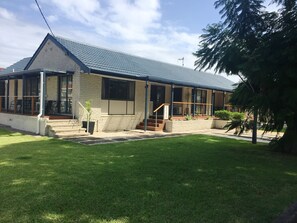 Property grounds - Narimba Motel (Port Macquarie)