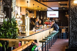 Bar (en la propiedad)