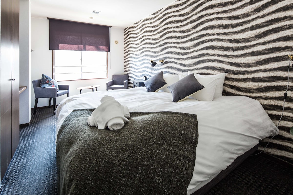 Colchones con pillow-top, tabla de planchar con plancha y wifi gratis 