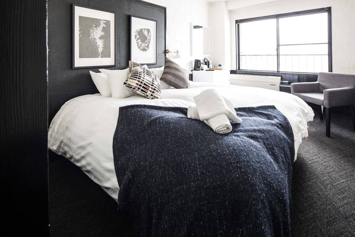 Colchones con pillow-top, tabla de planchar con plancha y wifi gratis 