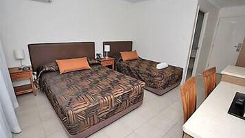 標準雙人或雙床房, 花園景 | 書桌、隔音、熨斗/熨衫板、免費嬰兒床