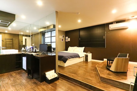 Deluxe Room | Soundproofing, free WiFi