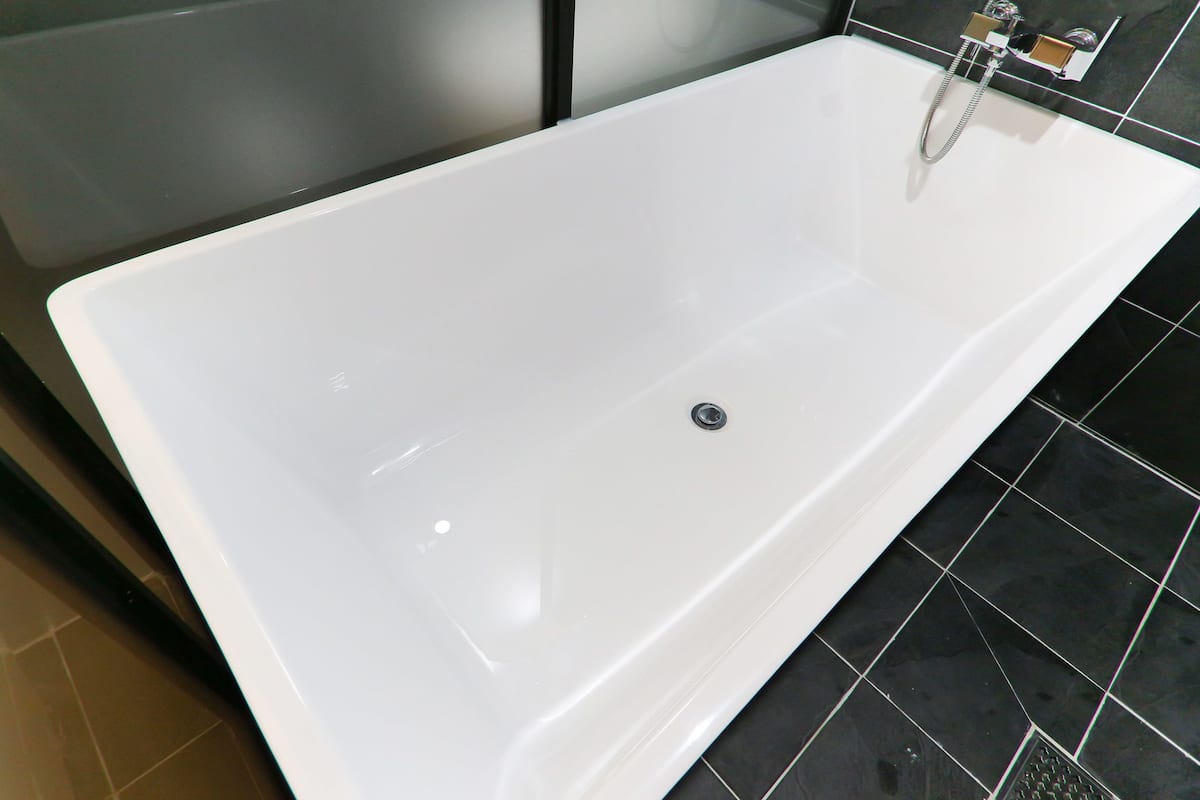 family twin room | deep-soaking bathtub