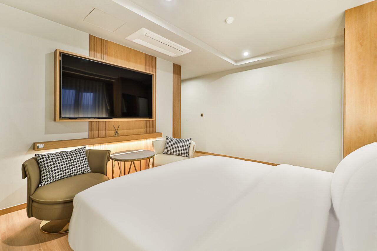 Deluxe Room | Individually decorated, individually furnished, desk, free WiFi