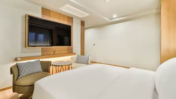 Deluxe Room | Individually decorated, individually furnished, desk, free WiFi