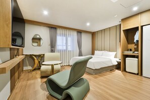 Individually decorated, individually furnished, desk, free WiFi