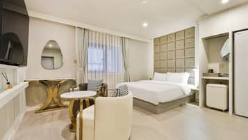 Deluxe Room | Individually decorated, individually furnished, desk, free WiFi