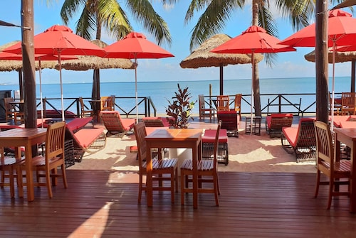 Ramada Suites by Wyndham Wailoaloa Beach Fiji