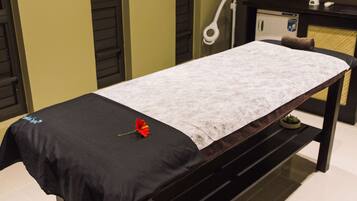 Couples treatment room(s), body treatments, aromatherapy