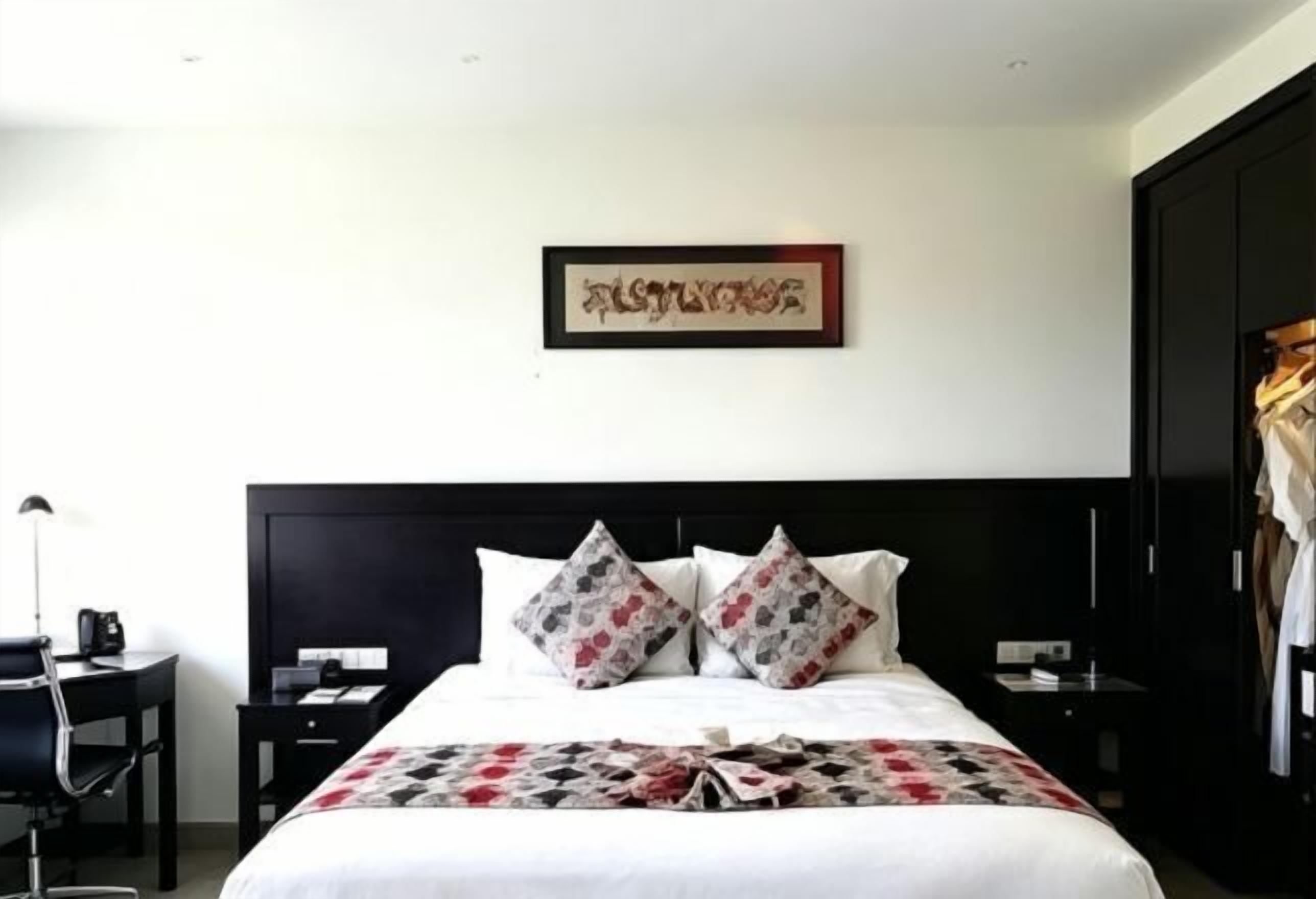 Bộ đồ giường cao cấp, chăn bông, nệm có lớp đệm bông 