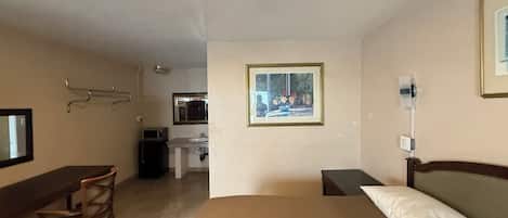 Room, Non Smoking (Full Bed, Accessible)