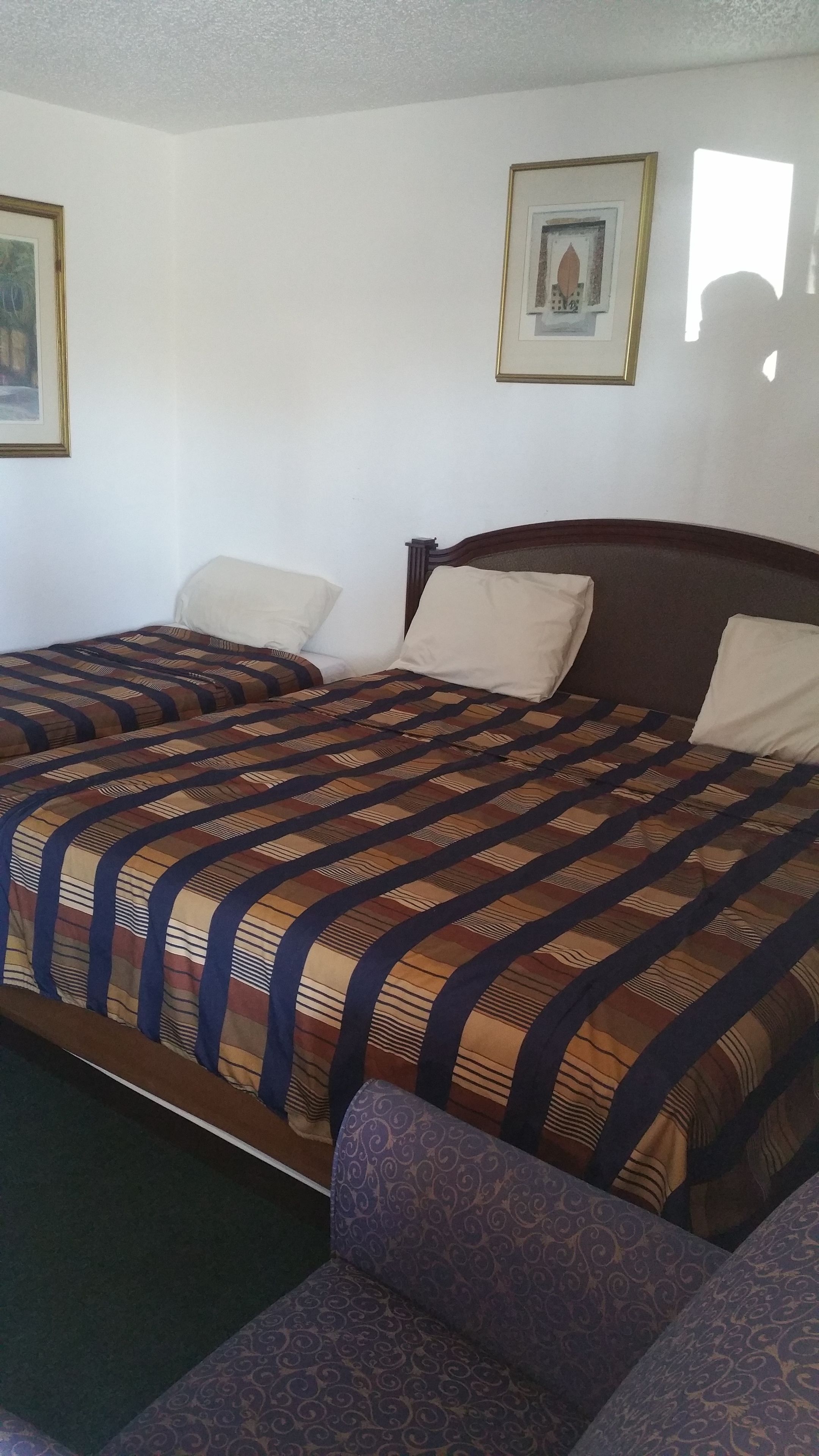 Quarto casal | Escrivaninha, acesso grátis à internet com fio