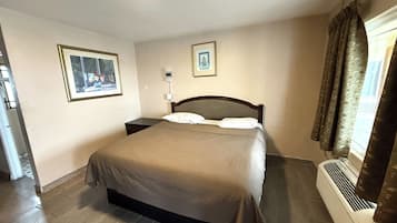 Skrivbord och sängkläder