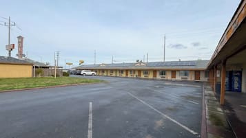 Ubetjent parkering (inkludert)