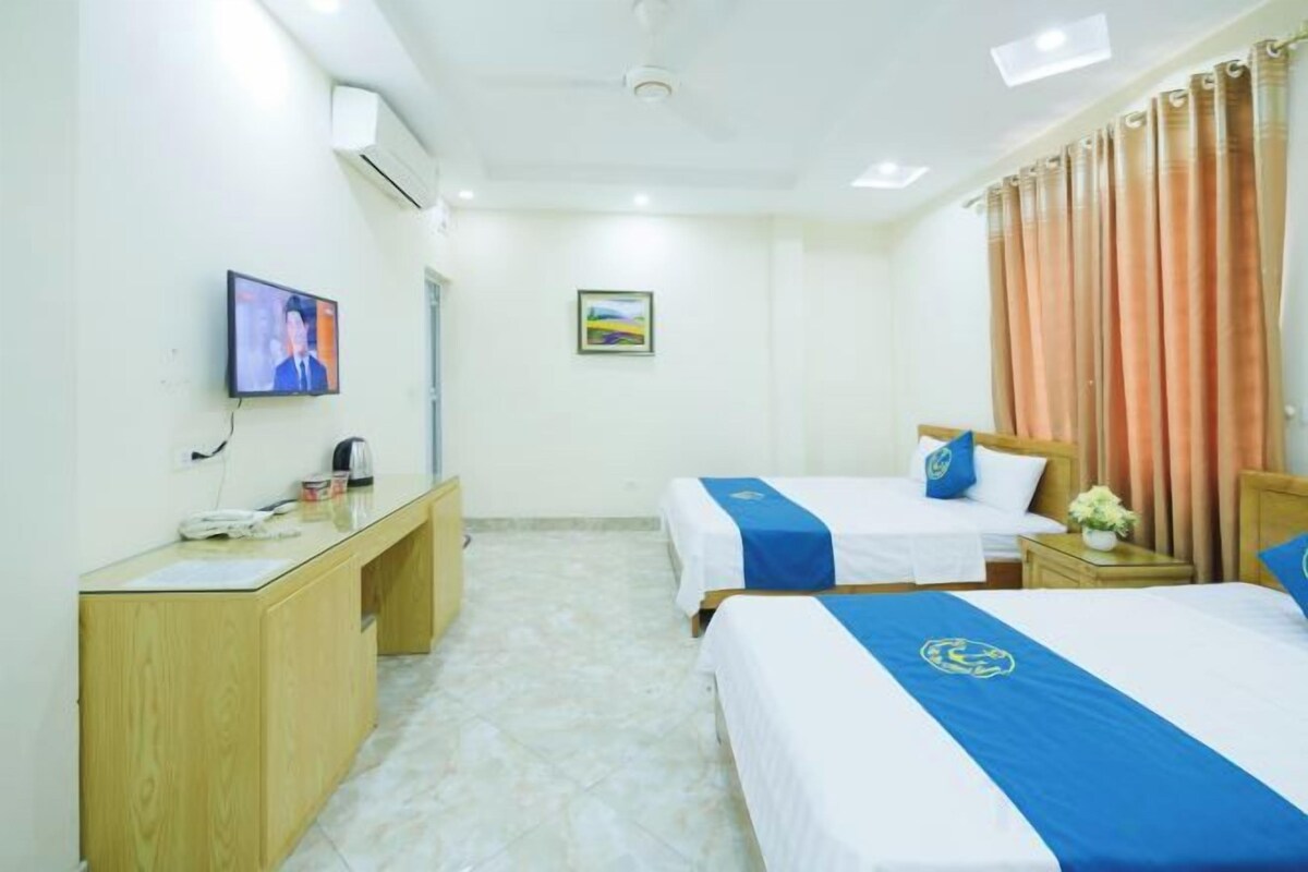 Minibar, desk, soundproofing, free WiFi