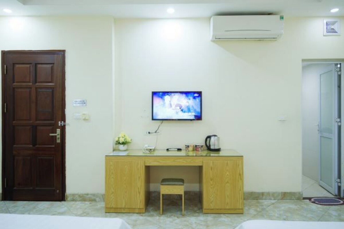 Minibar, desk, soundproofing, free WiFi