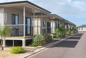 Exterior - Sundowner Cabin and Tourist Park (Whyalla Norrie)