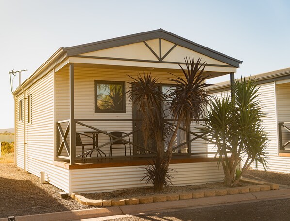 Individually furnished, free WiFi, bed sheets