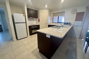 Ferienhaus, 4 Schlafzimmer | Eigene Küche | Großer Kühlschrank, Mikrowelle, Ofen, Herdplatte