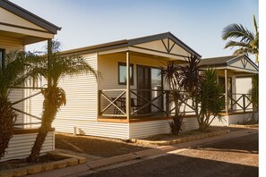 Exterior - Sundowner Cabin and Tourist Park (Whyalla Norrie)