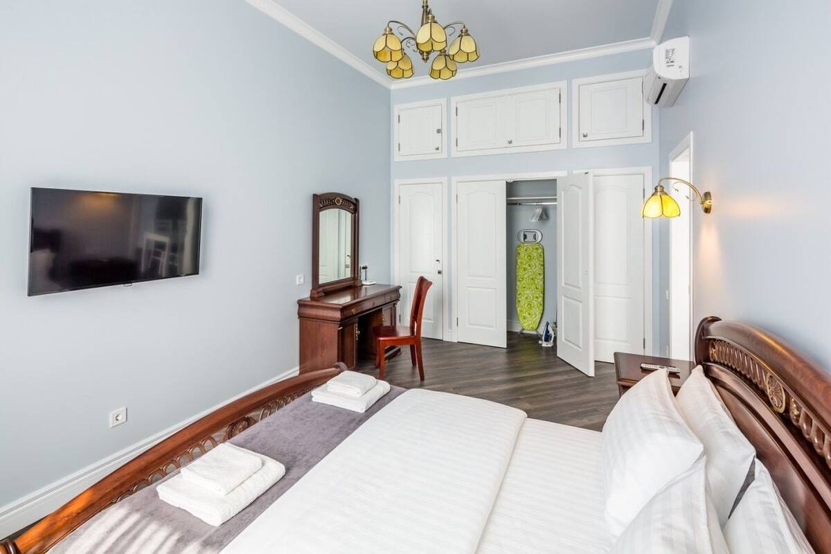 Appartement Deluxe, 1 chambre, vue ville (Danyla Halytskogo SQUARE 2, ap.10) | Literie de qualité supérieure, bureau, chambres insonorisées