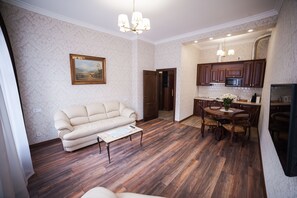 Family Apartment, 1 Bedroom (Virmens’ka Street 2, ap.15) | Living room