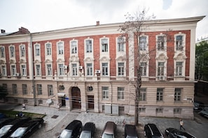 Family Apartment, 1 Bedroom (Virmens’ka Street 2, ap.15)