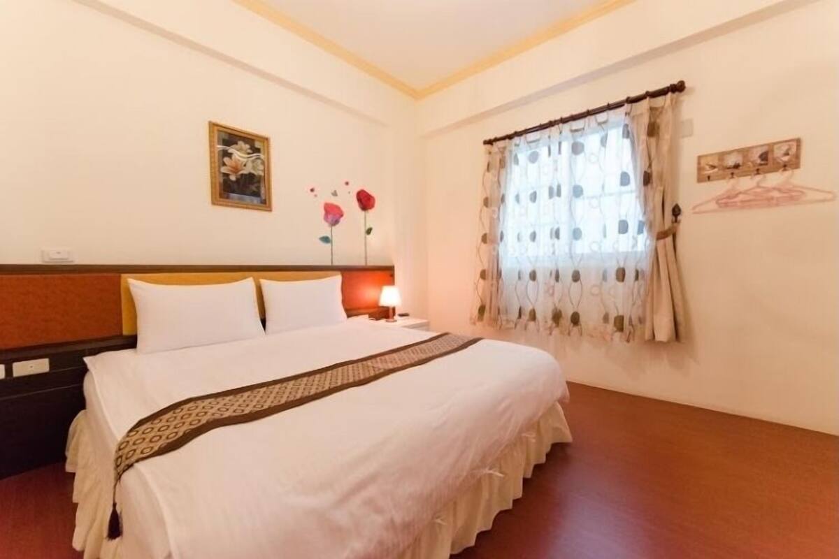 Rollaway beds, free WiFi